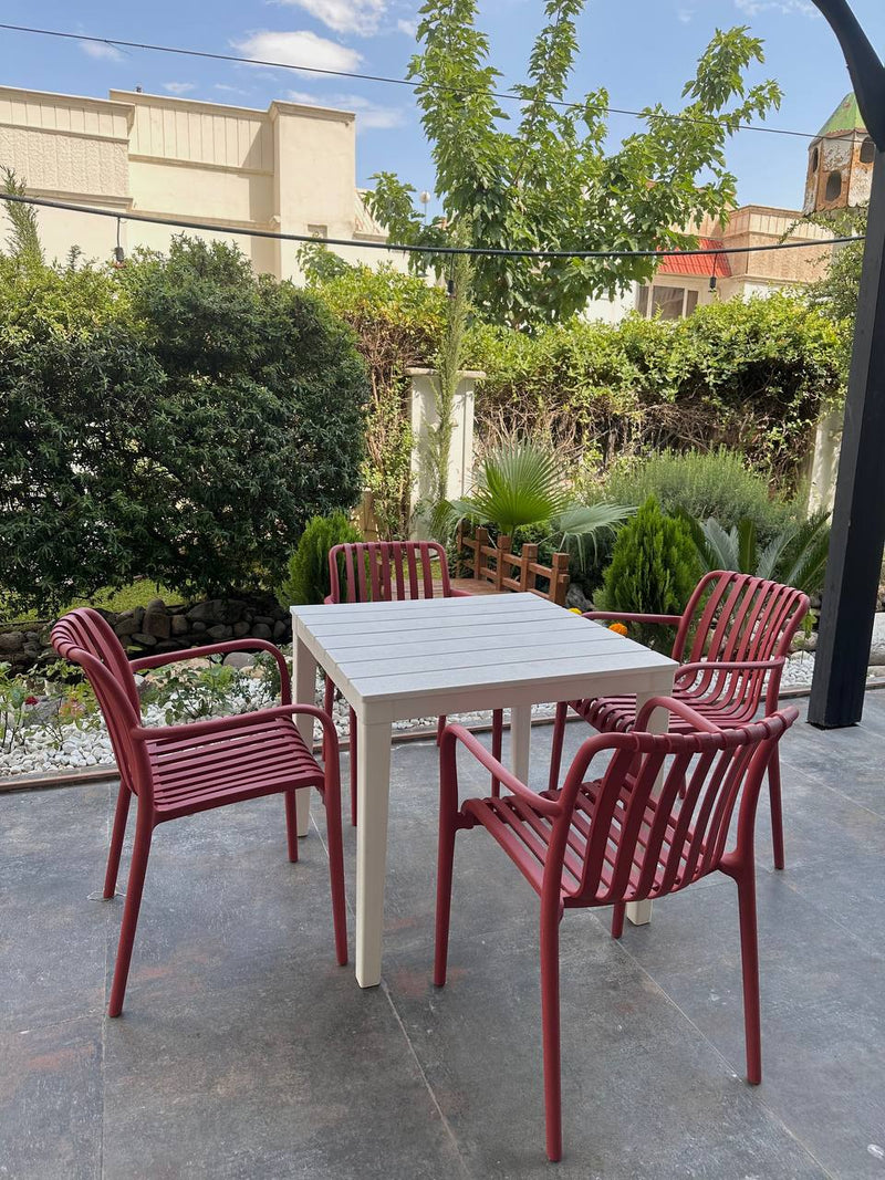 Hely Plastic Table & Zara Chair Outdoor Furniture Set