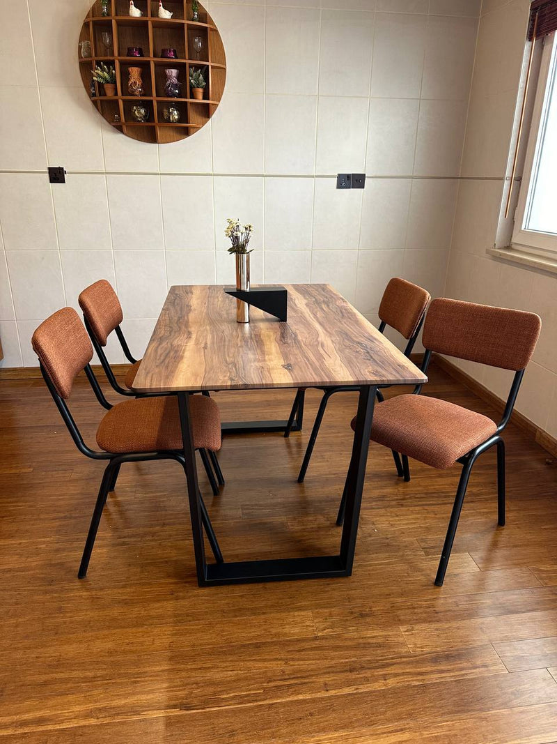 Egan Shesham Table & Diva Chairs Indoor Set